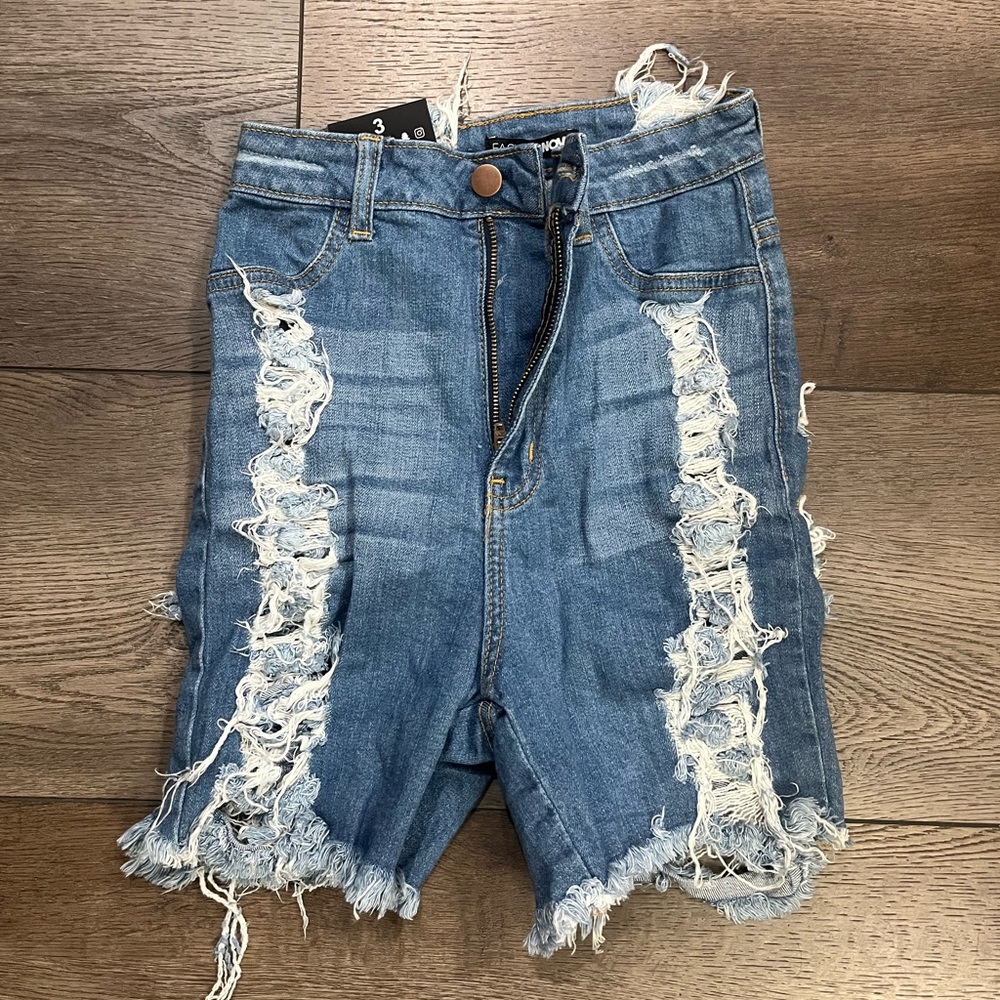Shein stretchy distressed shorts